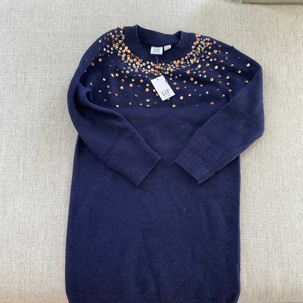 Gap sweater